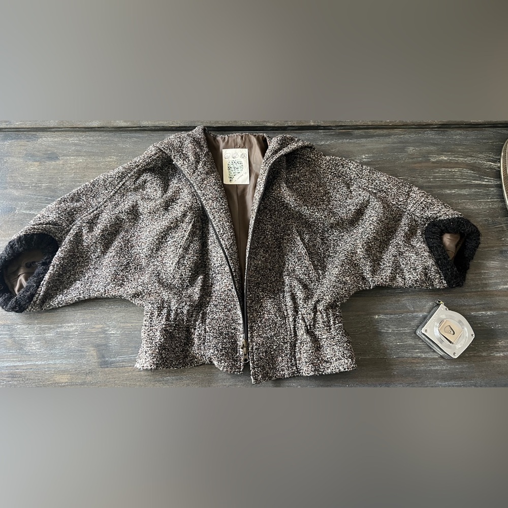 Textured coat , unique styling , sz S by io Comme io